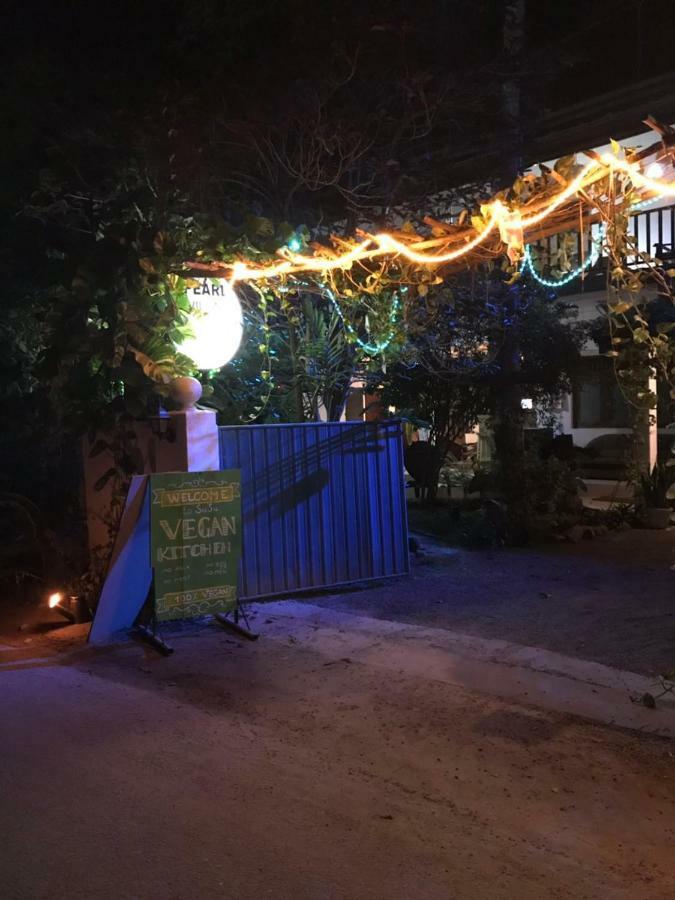 Pearl Villa Rooms And Hostel 우나와투나 외부 사진